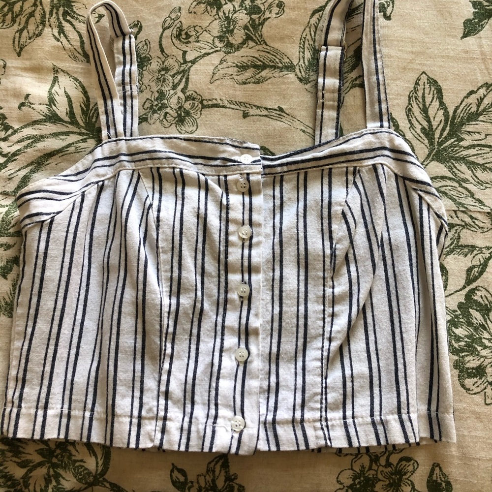 Brandy Melville Linen Cropped Top